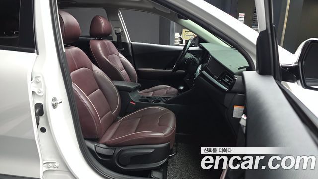 Kia Niro 1.6 HEV Noblesse Special 2020 — фото 11