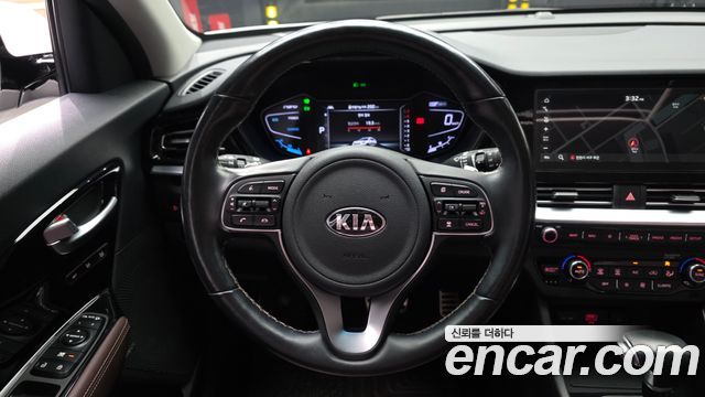 Kia Niro 1.6 HEV Noblesse Special 2020 — фото 13