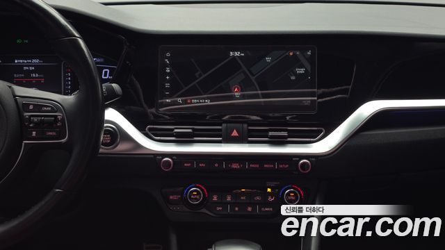 Kia Niro 1.6 HEV Noblesse Special 2020 — фото 14