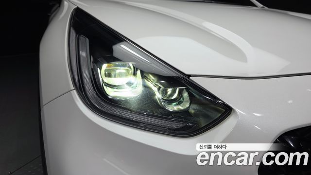 Kia Niro 1.6 HEV Noblesse Special 2020 — фото 22