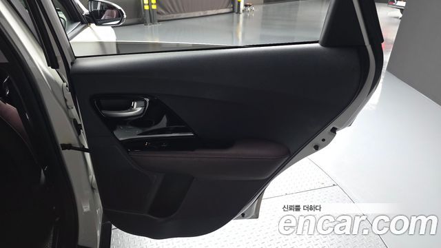 Kia Niro 1.6 HEV Noblesse Special 2020 — фото 25