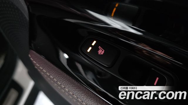 Kia Niro 1.6 HEV Noblesse Special 2020 — фото 31
