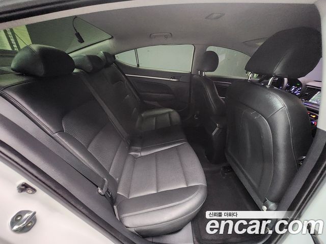 Hyundai Avante (AD) 1.6 GDI Value Plus 2018 — фото 10