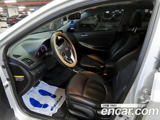 Hyundai Accent (New) 1.4 VVT Premier 2012 — фото 6