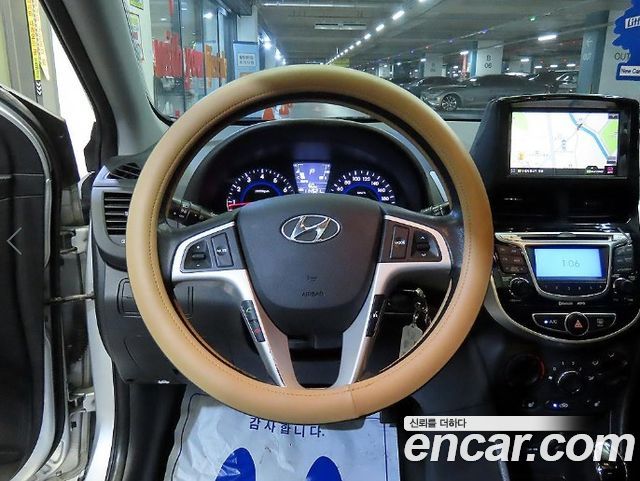 Hyundai Accent (New) 1.4 VVT Premier 2012 — фото 8