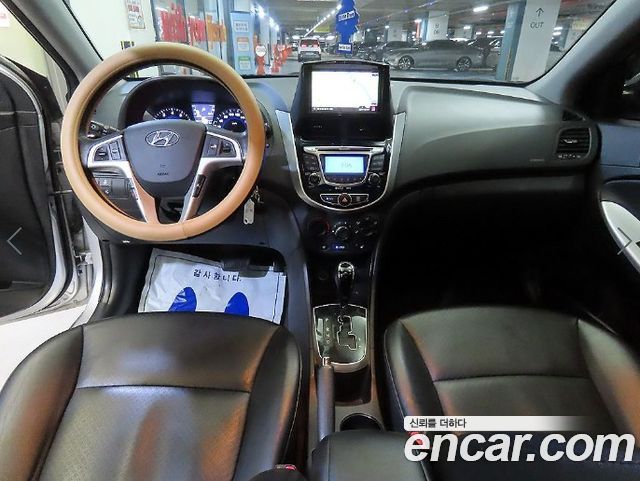 Hyundai Accent (New) 1.4 VVT Premier 2012 — фото 10