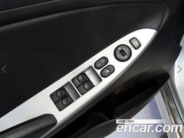 Hyundai Accent (New) 1.4 VVT Premier 2012 — фото 17