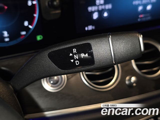 Mercedes-Benz E-Class (W213) E220d 4MATIC AMG Line 2021 — фото 10