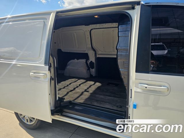 Hyundai Staria Cargo 3-Seater Modern 2022 — фото 9