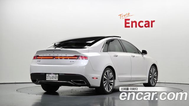 Lincoln MKZ Hybrid 2nd 2020 — фото 2