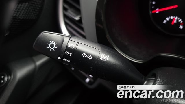 Kia Seltos Diesel 1.6 2WD Trendy 2021 — фото 19