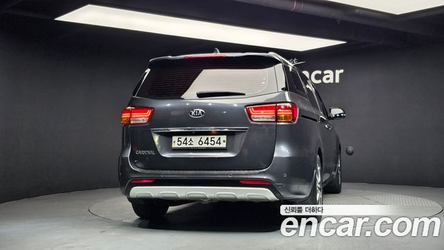 Kia Carnival 9-seater Prestige 2015 — фото 4