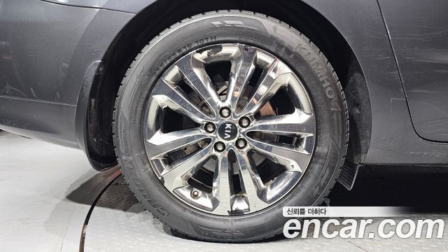 Kia Carnival 9-seater Prestige 2015 — фото 5