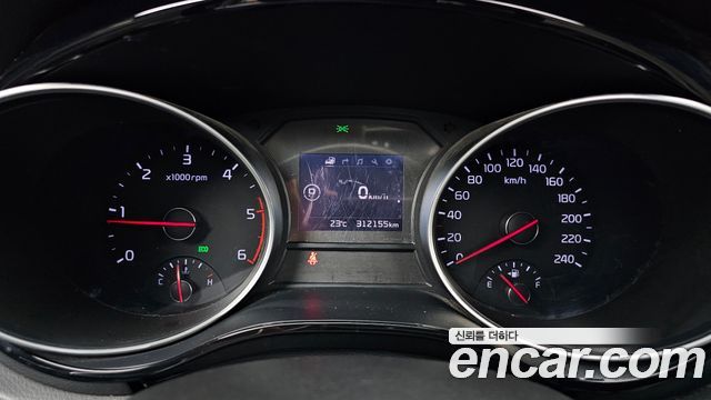 Kia Carnival 9-seater Prestige 2015 — фото 8