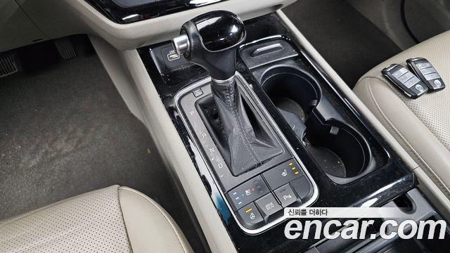 Kia Carnival 9-seater Prestige 2015 — фото 9