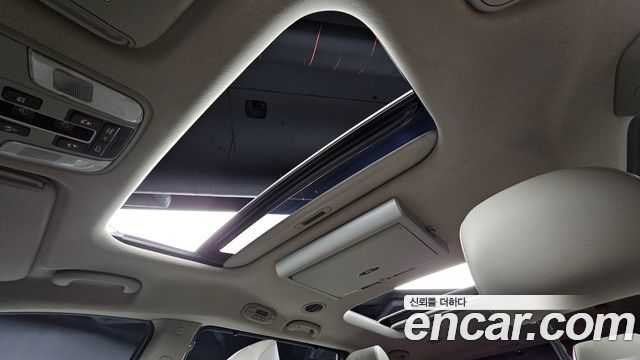 Kia Carnival 9-seater Prestige 2015 — фото 16