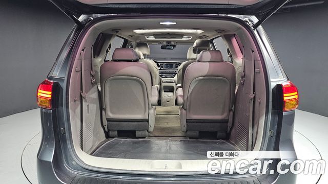 Kia Carnival 9-seater Prestige 2015 — фото 20