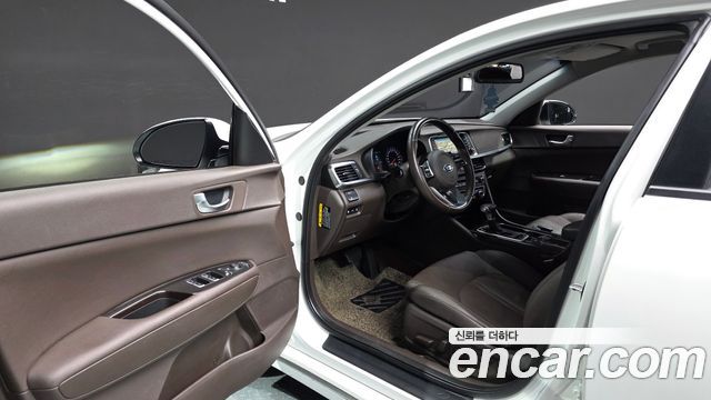 Kia K5 (II) 2.0 Noblesse 2019 — фото 10