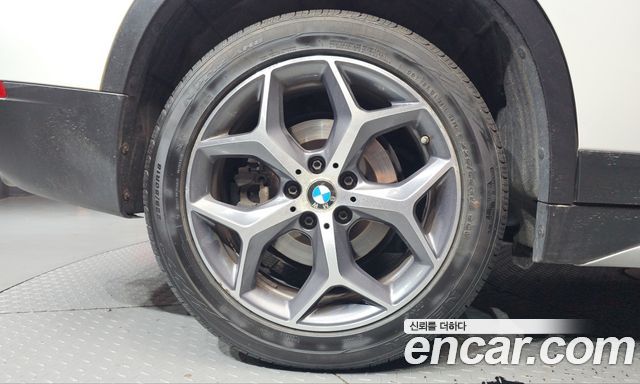 BMW X1 (F48) xDrive 20d xLine 2019 — фото 5
