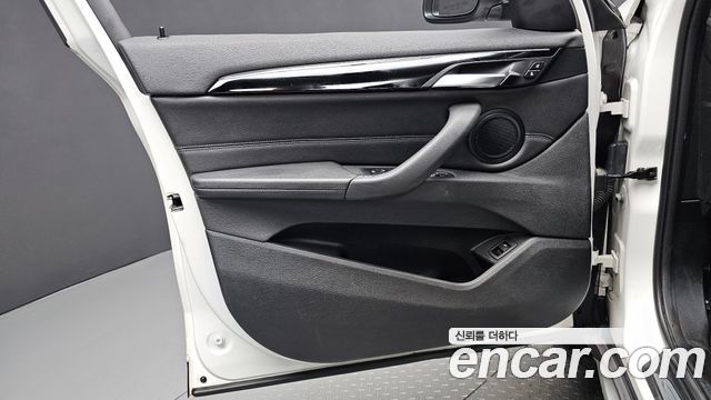 BMW X1 (F48) xDrive 20d xLine 2019 — фото 24