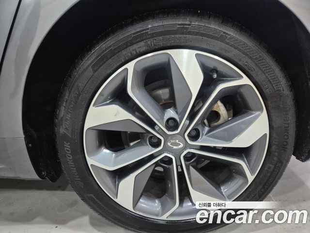 Renault Korea SM6 2.0 LPe LE 2020 — фото 23
