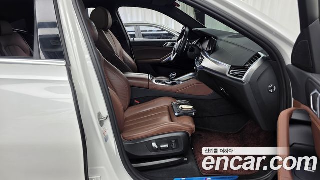BMW X6 (G06) xDrive40i M Sport 2022 — фото 11