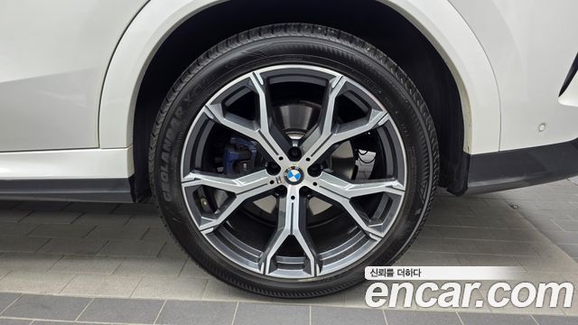 BMW X6 (G06) xDrive40i M Sport 2022 — фото 21