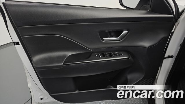 Hyundai Kona (SX2) Gasoline 1.6 Turbo 2WD Modern 2023 — фото 24