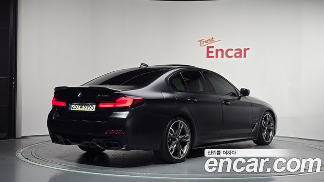 BMW 5 Series (G30) M550i xDrive 2021 — фото 2