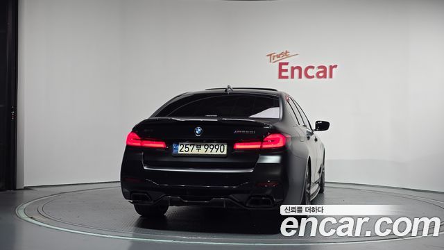 BMW 5 Series (G30) M550i xDrive 2021 — фото 4