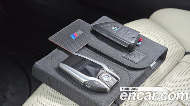 BMW 5 Series (G30) M550i xDrive 2021 — фото 15