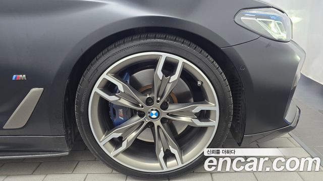 BMW 5 Series (G30) M550i xDrive 2021 — фото 21