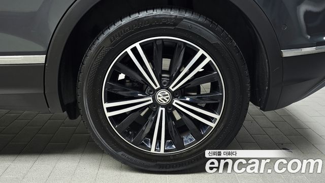 Volkswagen Tiguan (II) 2.0 TDI Prestige 2020 — фото 27