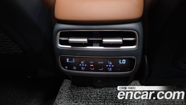 Genesis GV70 2.5T Gasoline AWD 2025 — фото 18