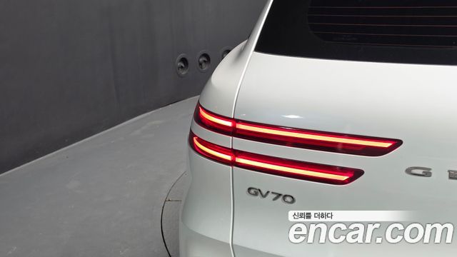 Genesis GV70 2.5T Gasoline AWD 2025 — фото 23