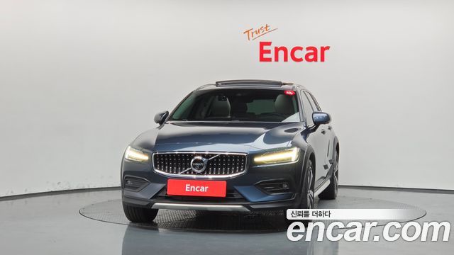 Volvo V60 Cross Country (II) T5 Pro AWD 2020 — фото 3