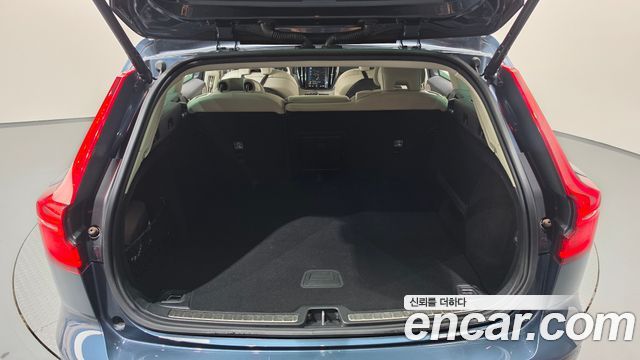 Volvo V60 Cross Country (II) T5 Pro AWD 2020 — фото 19