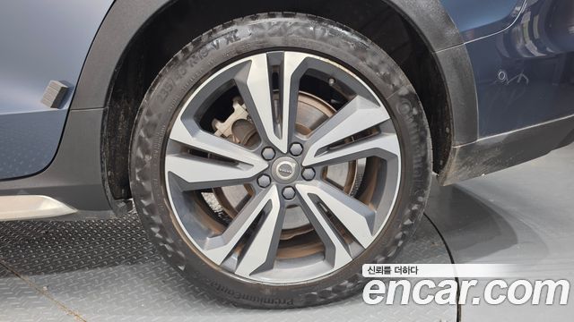 Volvo V60 Cross Country (II) T5 Pro AWD 2020 — фото 21