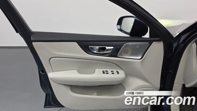 Volvo V60 Cross Country (II) T5 Pro AWD 2020 — фото 24