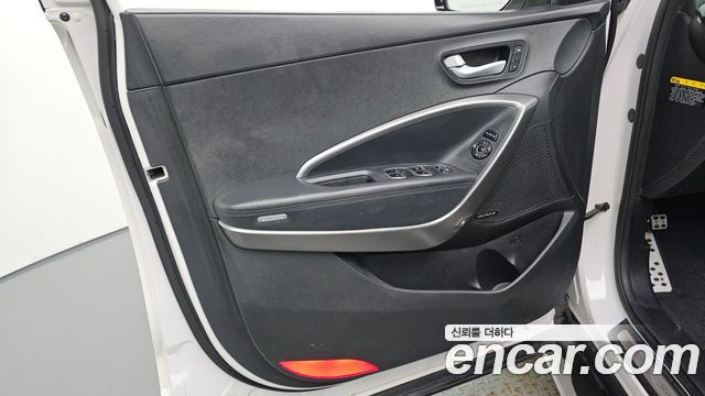 Hyundai Santa Fe (DM) Diesel(e-VGT) 2.0 4WD Exclusive 2015 — фото 24