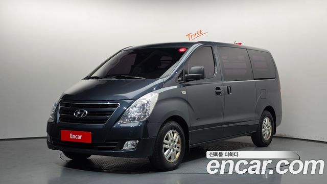 Hyundai Grand Starex 3-Seater VAN Smart