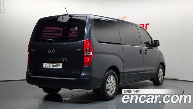 Hyundai Grand Starex 3-Seater VAN Smart 2017 — фото 2