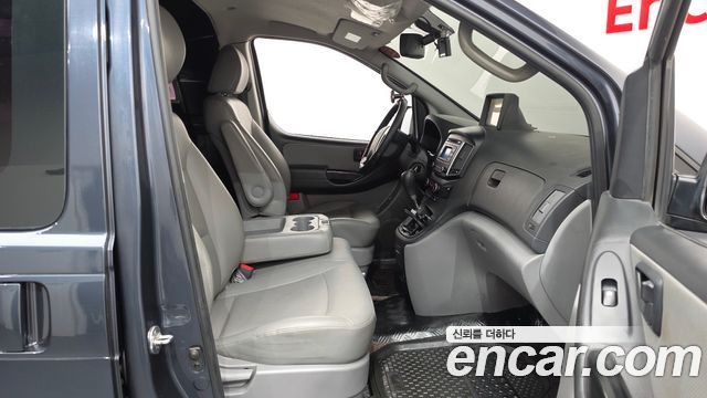 Hyundai Grand Starex 3-Seater VAN Smart 2017 — фото 11
