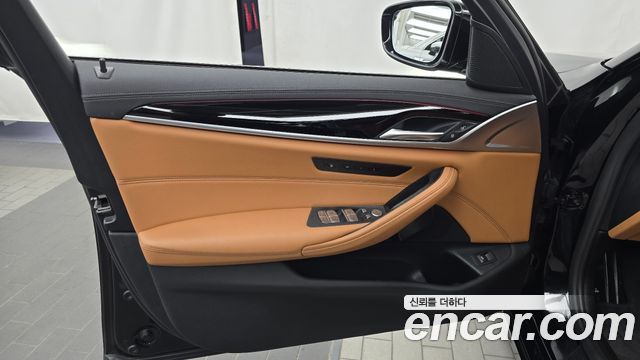 BMW 5 Series (G30) 520i Luxury 2022 — фото 24