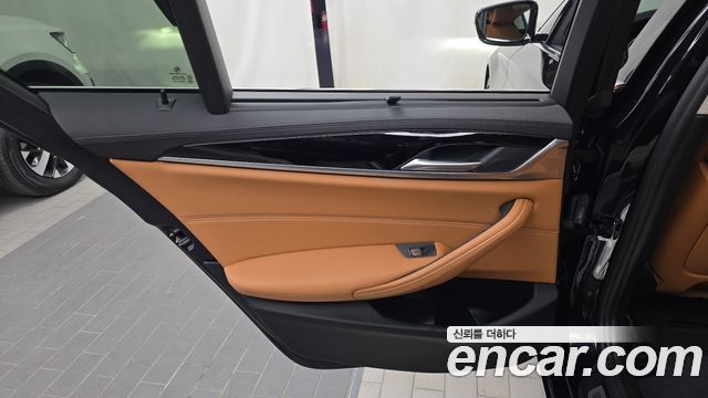 BMW 5 Series (G30) 520i Luxury 2022 — фото 25