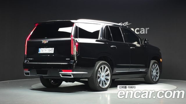 Cadillac Escalade (V) 6.2 Premium Luxury Platinum 2023 — фото 2
