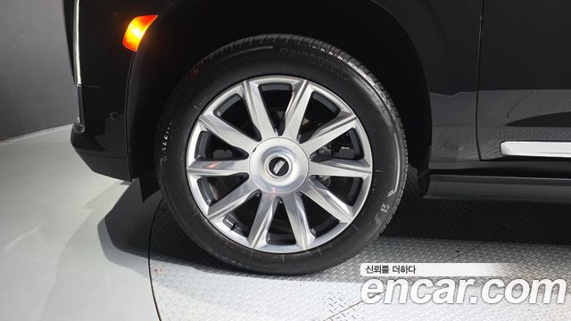 Cadillac Escalade (V) 6.2 Premium Luxury Platinum 2023 — фото 5