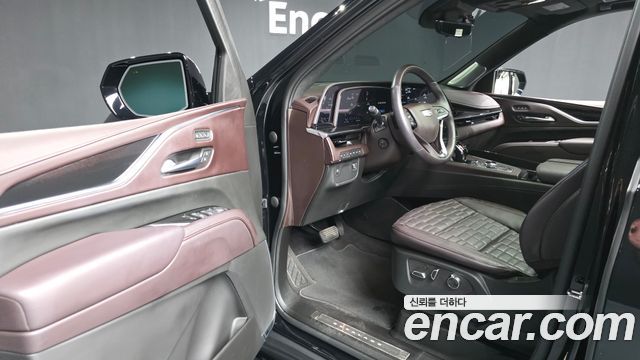 Cadillac Escalade (V) 6.2 Premium Luxury Platinum 2023 — фото 10