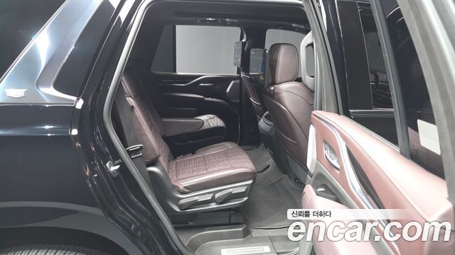 Cadillac Escalade (V) 6.2 Premium Luxury Platinum 2023 — фото 12