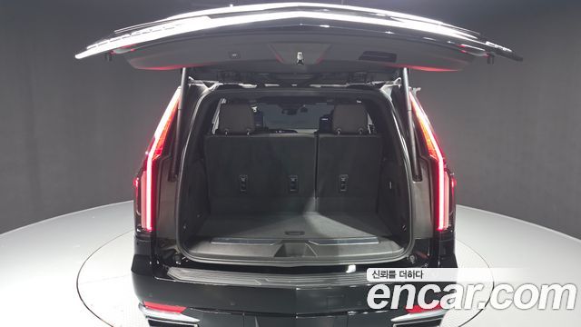 Cadillac Escalade (V) 6.2 Premium Luxury Platinum 2023 — фото 20
